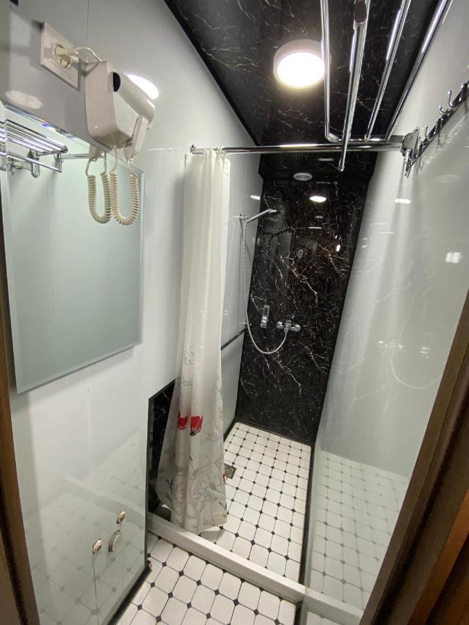 Budget Hotel And Hostel Tashkent Esterno foto