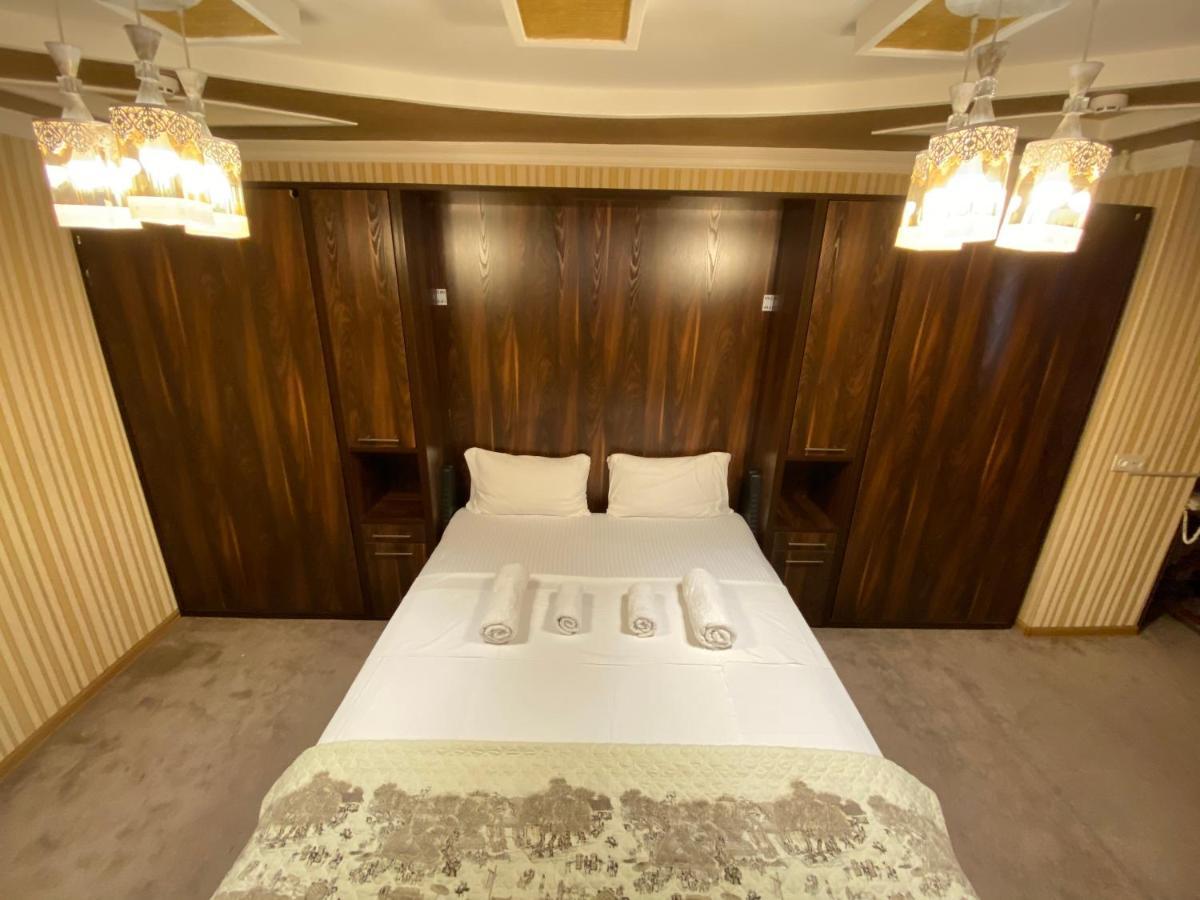 Budget Hotel And Hostel Tashkent Esterno foto