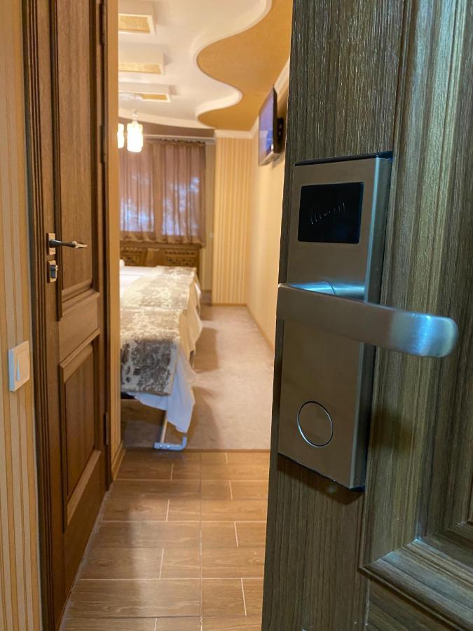 Budget Hotel And Hostel Tashkent Esterno foto